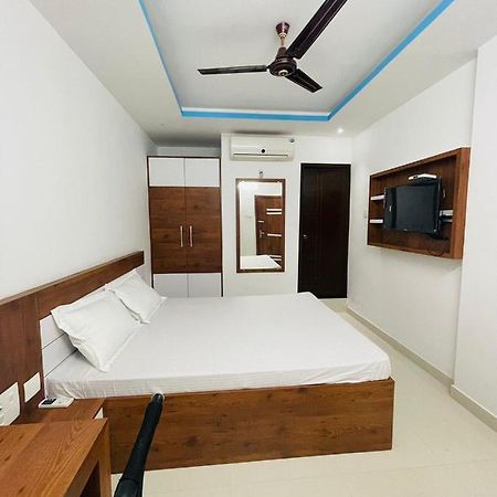 Hotel Zam Zam Residency Cheruppulasseri Exterior foto