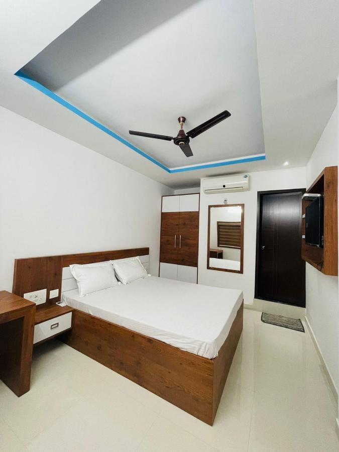 Hotel Zam Zam Residency Cheruppulasseri Exterior foto